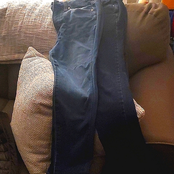 LC 2 pairs skinny jeans - Picture 2 of 6